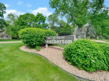 4100 Parklawn Avenue, Unit 201, Edina, MN 55435