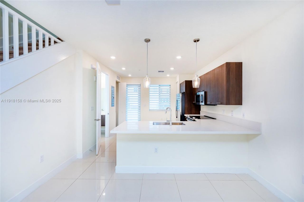 10290 NW 64th Ter, Unit 103, Doral, FL 33178 Photo