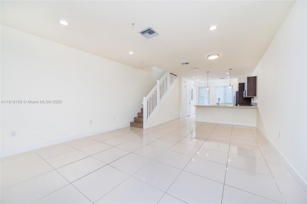 10290 NW 64th Ter, Unit 103, Doral, FL 33178 Photo