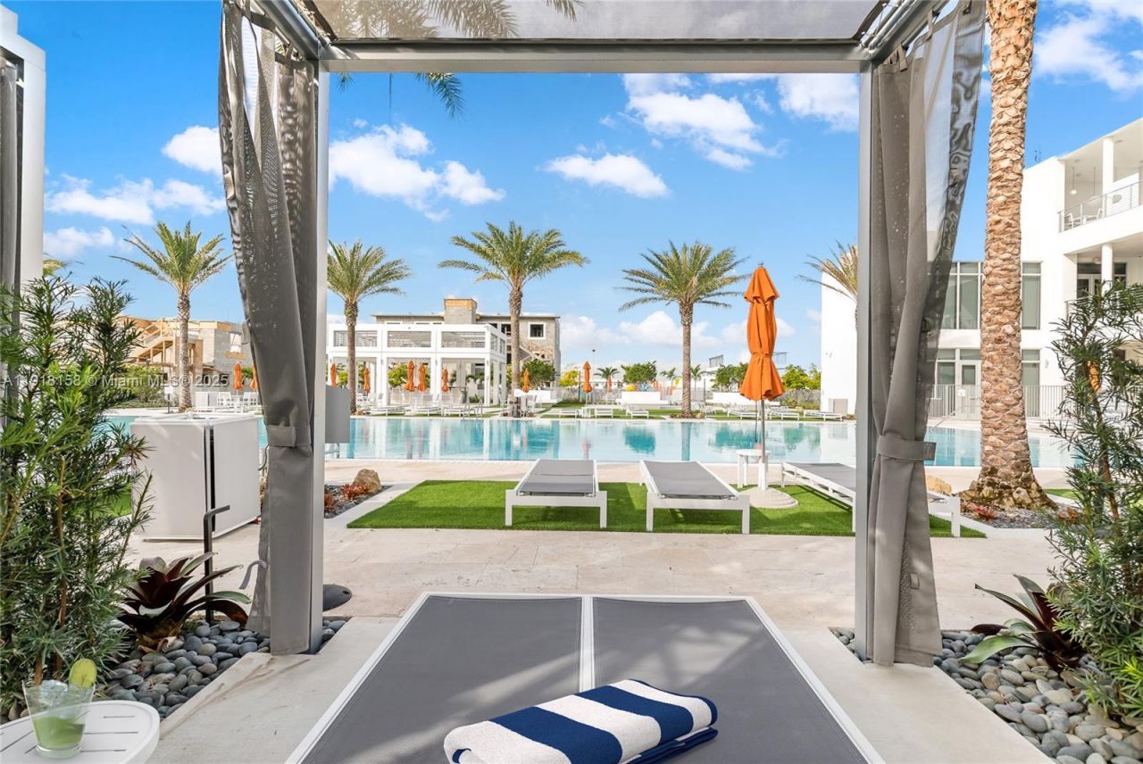 10290 NW 64th Ter, Unit 103, Doral, FL 33178 Photo