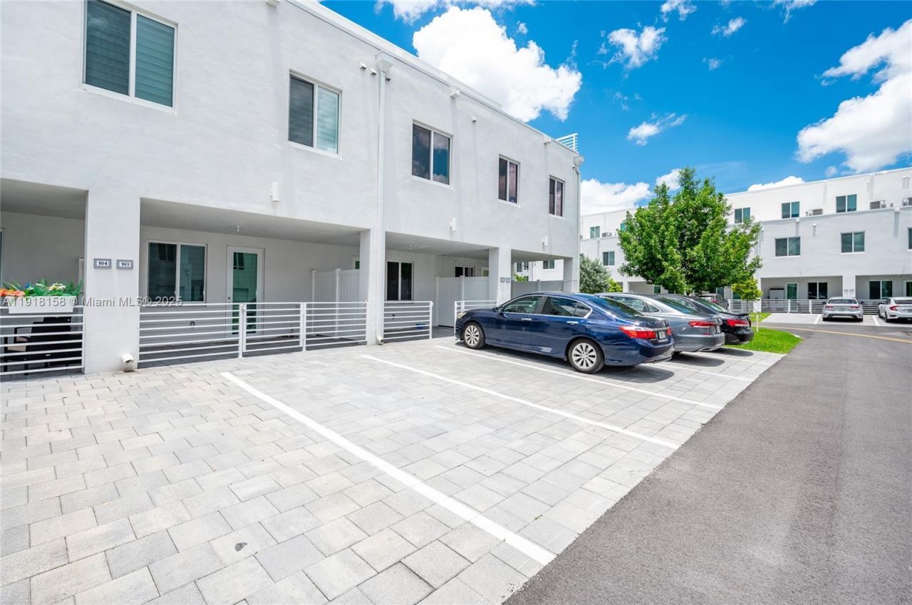 10290 NW 64th Ter, Unit 103, Doral, FL 33178 Photo