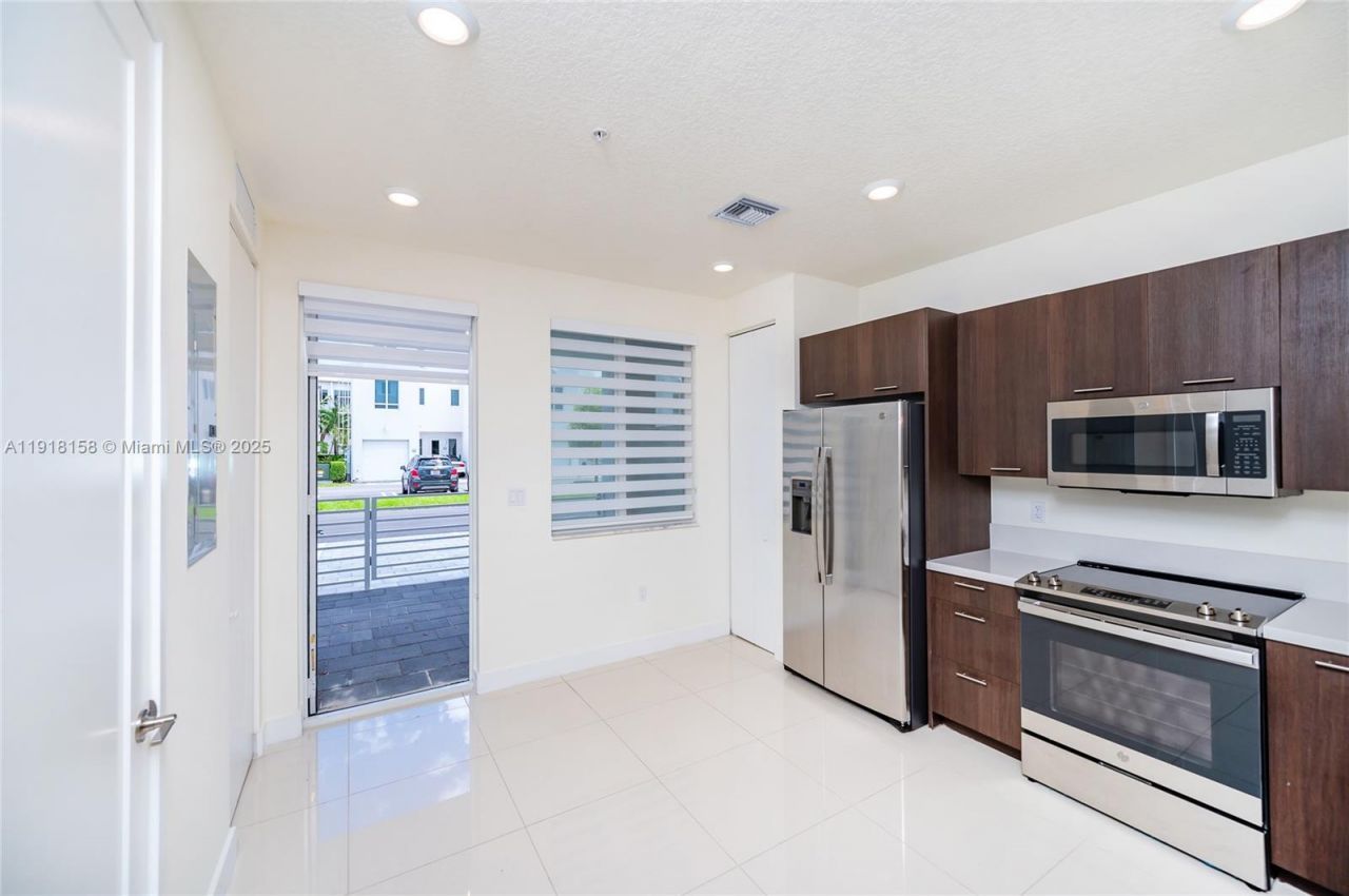 10290 NW 64th Ter, Unit 103, Doral, FL 33178 Photo