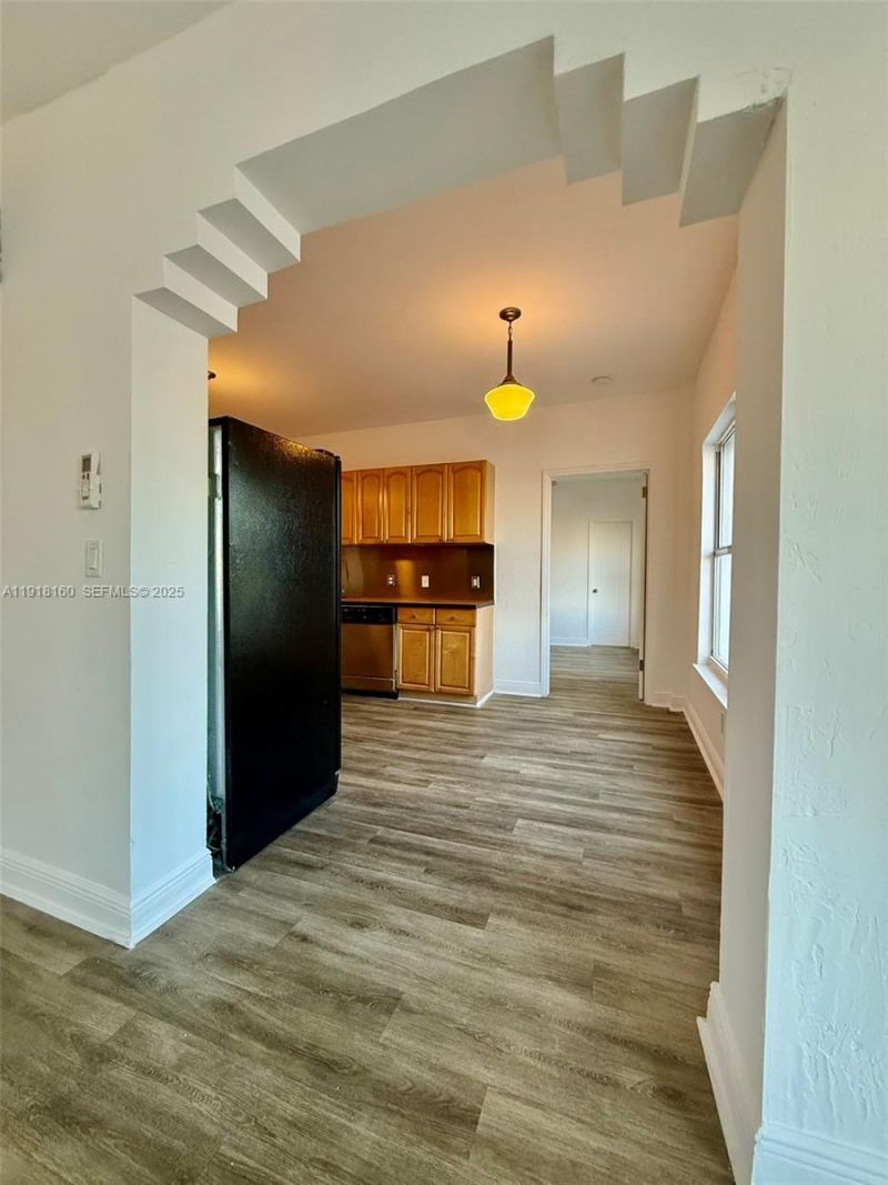 4035 N Meridian Ave, Unit 306, Miami Beach, FL 33140 Photo