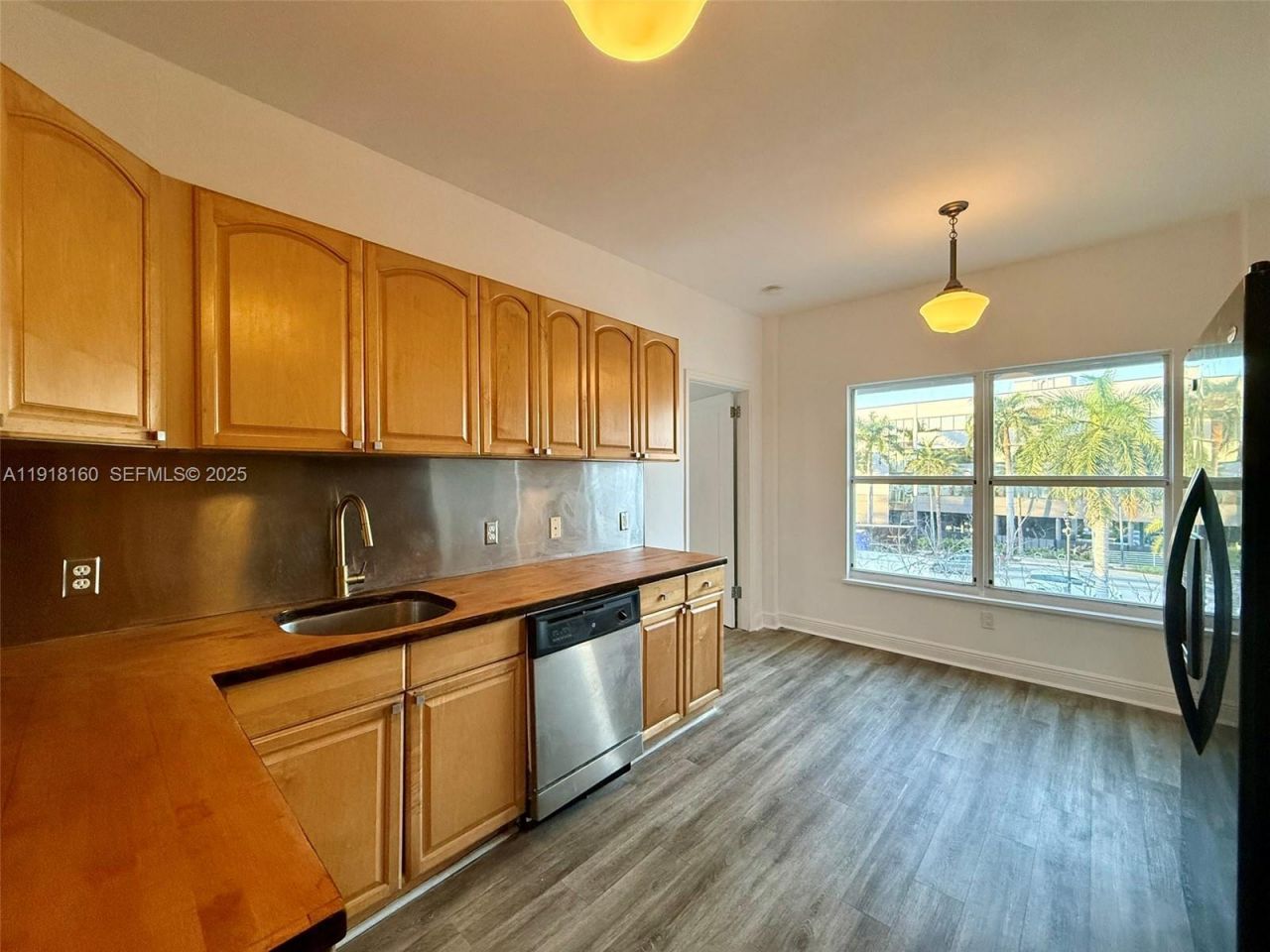 4035 N Meridian Ave, Unit 306, Miami Beach, FL 33140 Photo