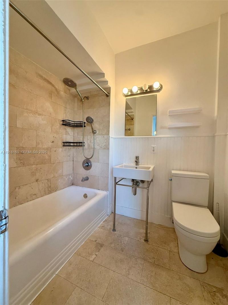 4035 N Meridian Ave, Unit 306, Miami Beach, FL 33140 Photo