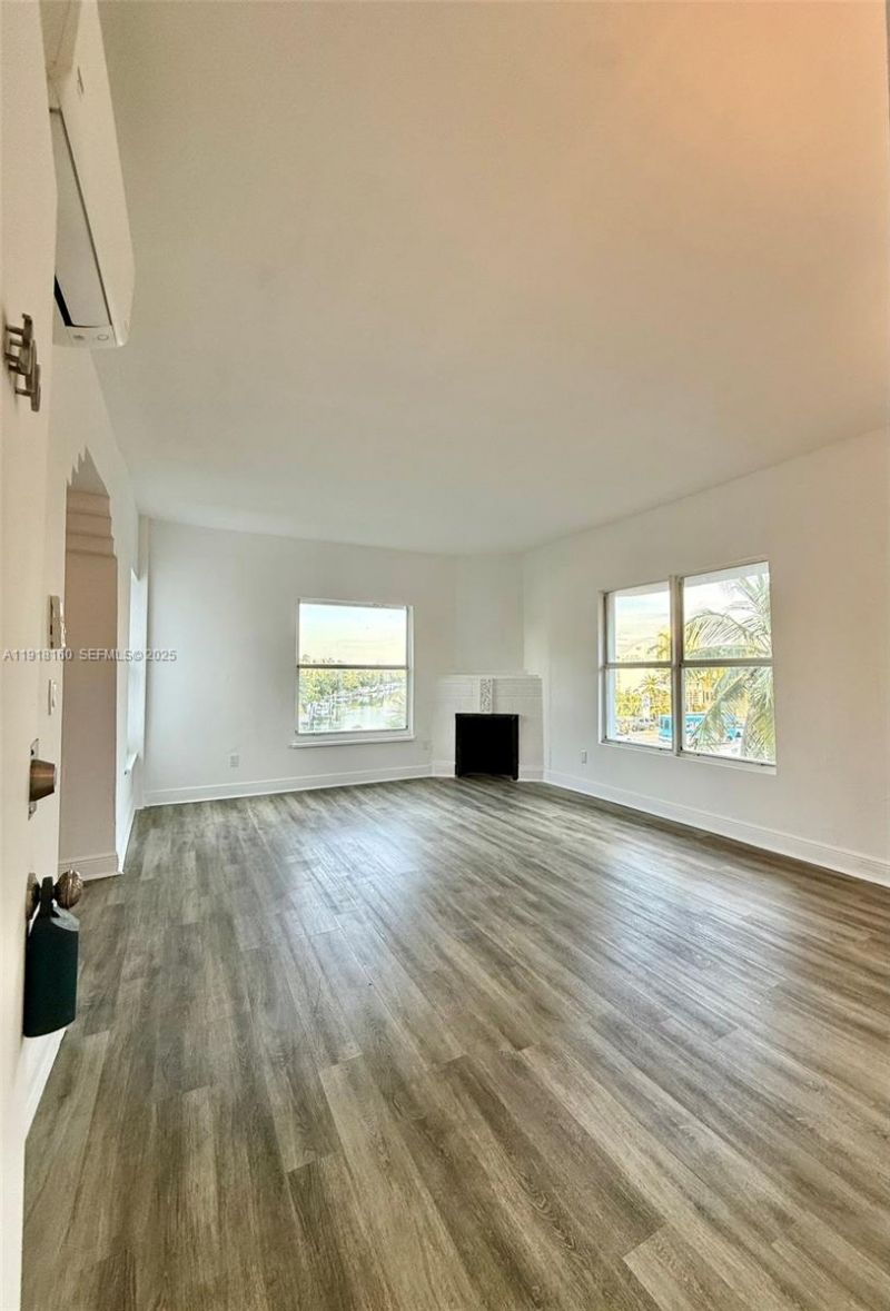 4035 N Meridian Ave, Unit 306, Miami Beach, FL 33140 Photo