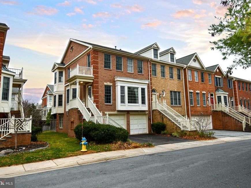 237 Blaze Climber Way, Rockville, MD 20850 Main Photo