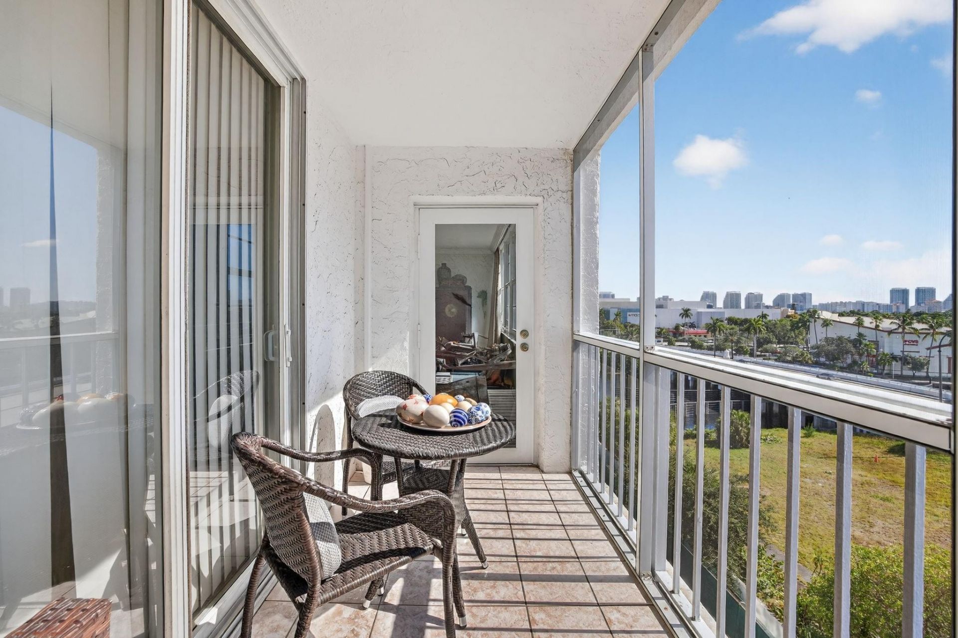 1160 N Federal Highway, Unit 716, Fort Lauderdale, FL 33304 Photo