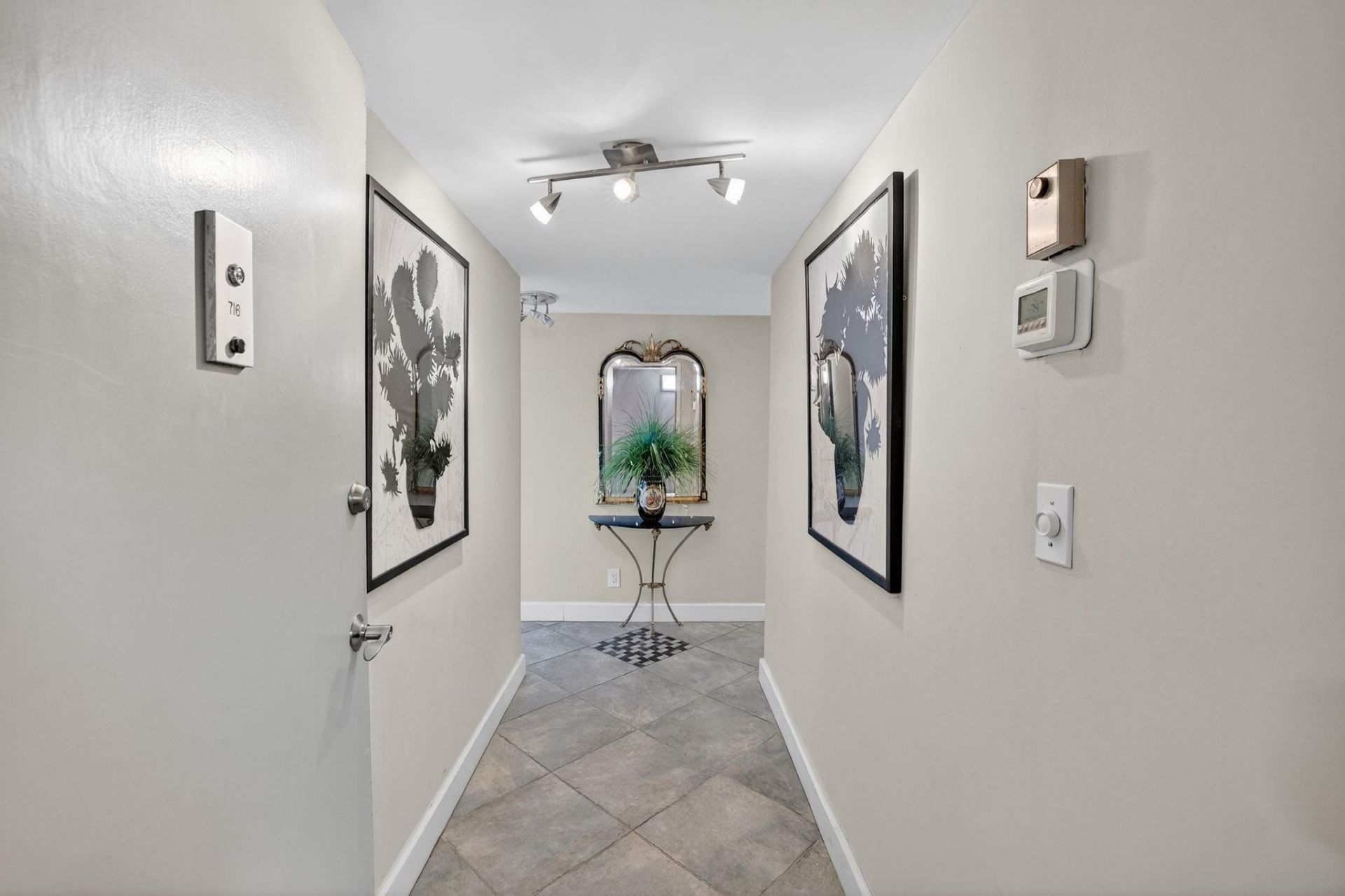 1160 N Federal Highway, Unit 716, Fort Lauderdale, FL 33304 Photo