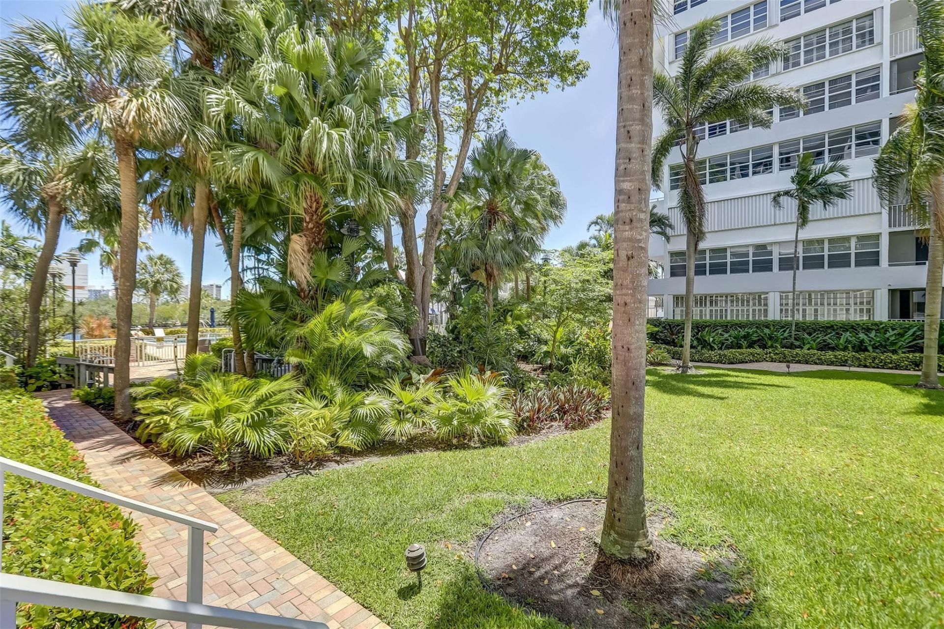1160 N Federal Highway, Unit 716, Fort Lauderdale, FL 33304 Photo