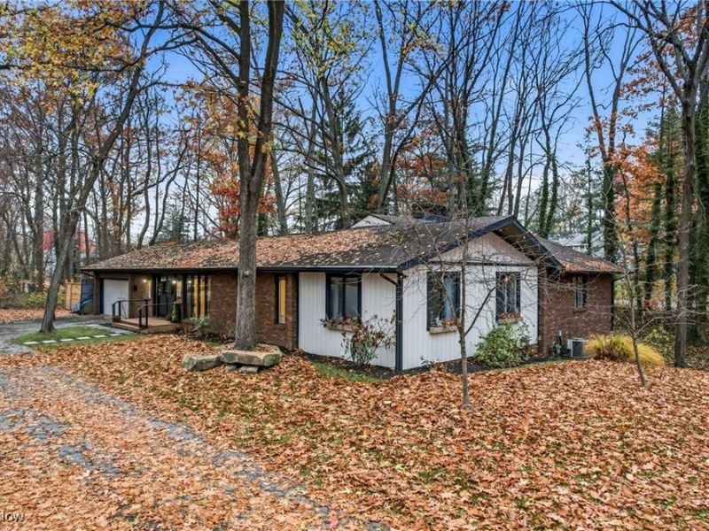 264 Pheasant Run Road SE, Warren, OH 44484 Photo 1