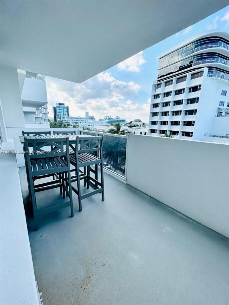 100 Lincoln Rd, Unit 535, Miami Beach, FL 33139 Photo