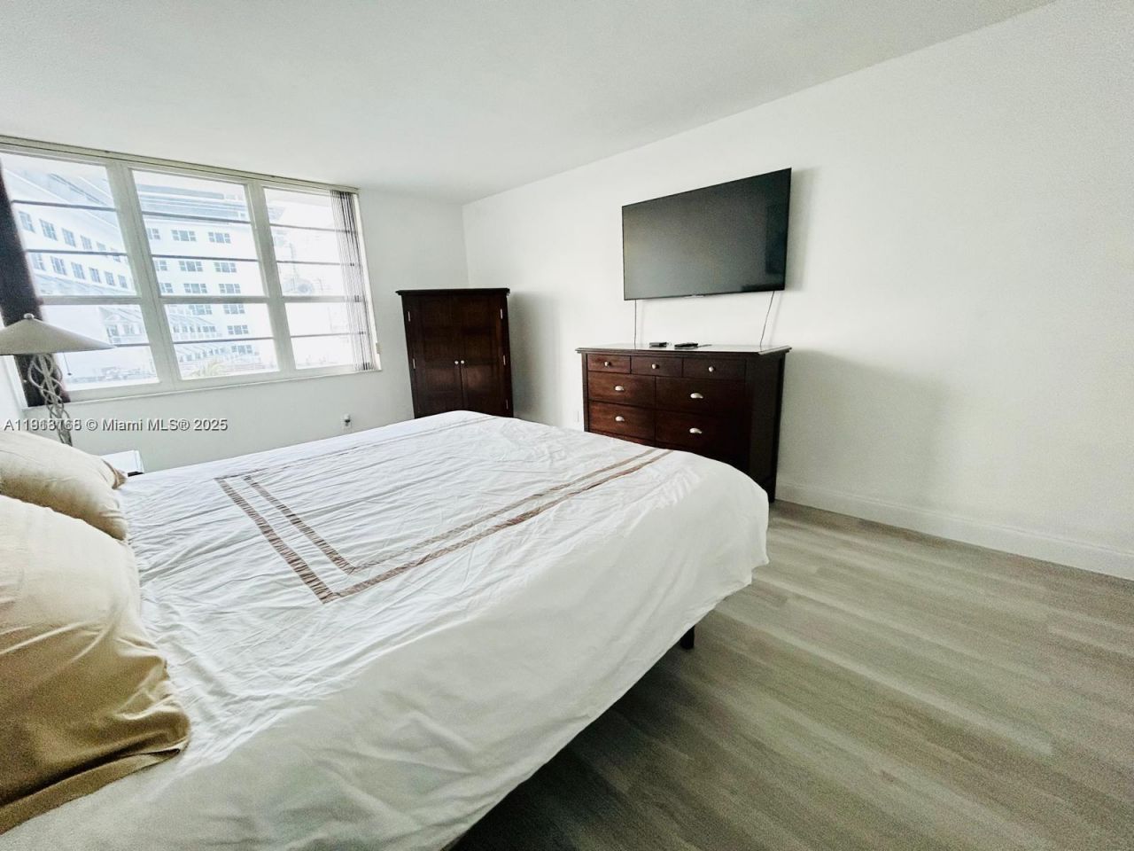 100 Lincoln Rd, Unit 535, Miami Beach, FL 33139 Photo