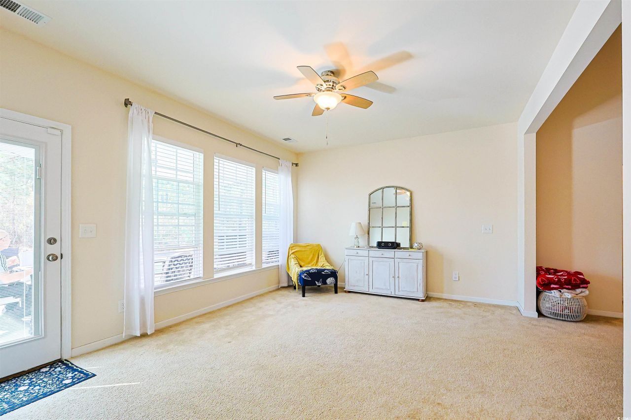 696 Tattlesbury Dr. Photo 10