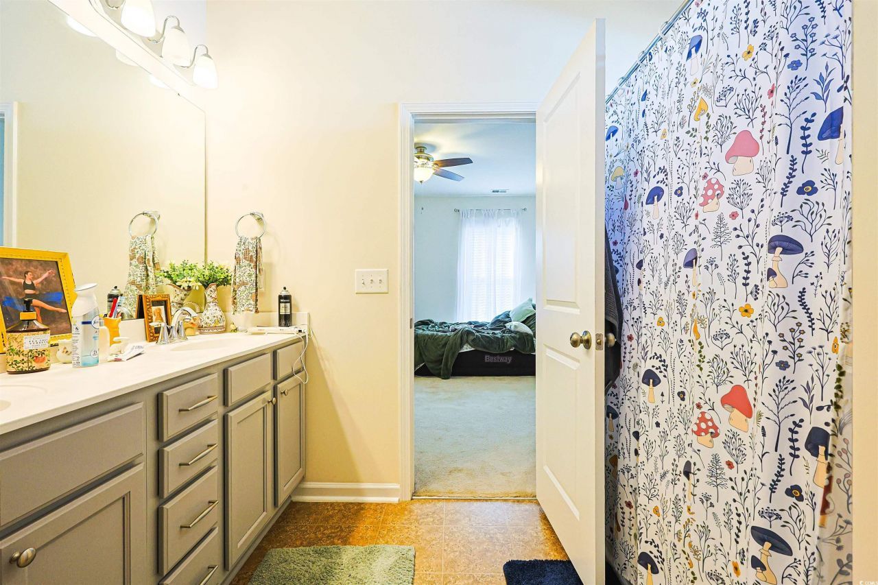 696 Tattlesbury Dr. Photo 17