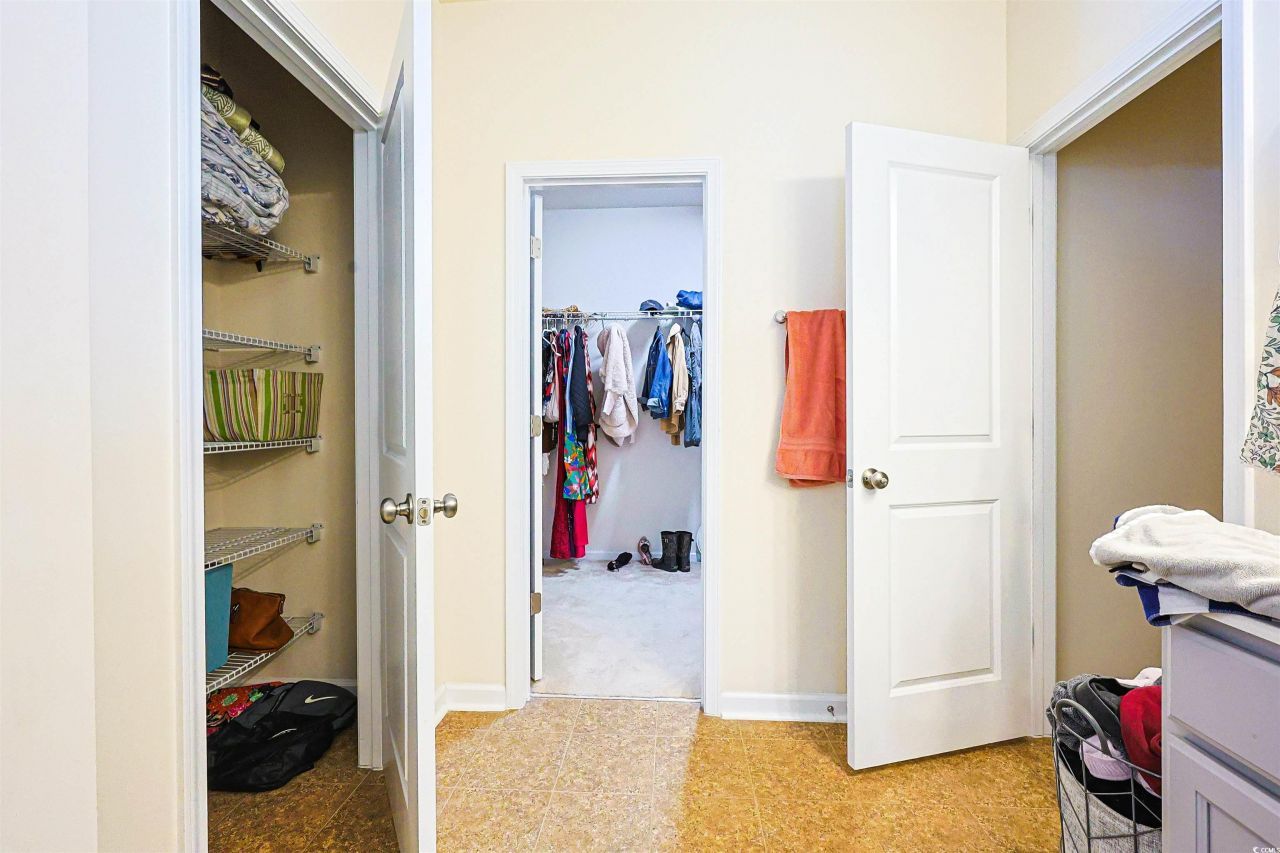 696 Tattlesbury Dr. Photo 19