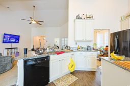 696 Tattlesbury Dr. photo 4