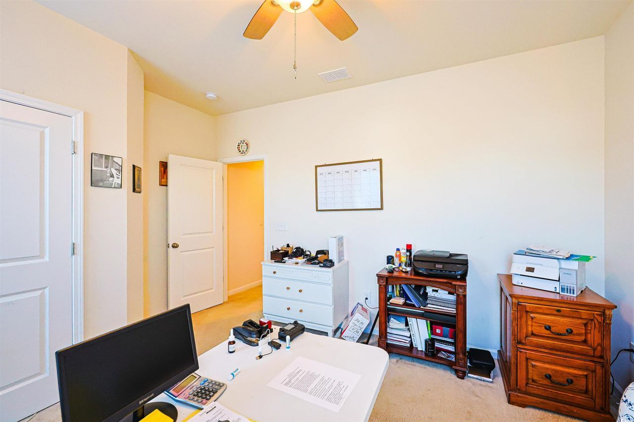 696 Tattlesbury Dr. Photo 22