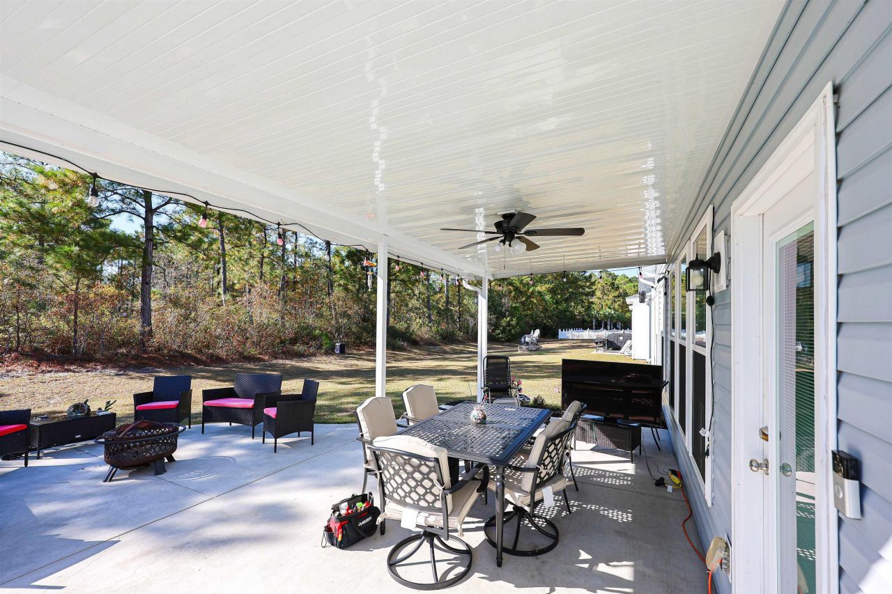 696 Tattlesbury Dr. Photo 32