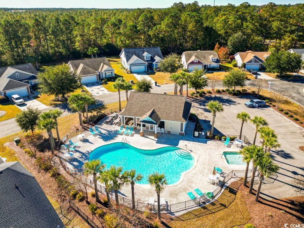 696 Tattlesbury Dr. Photo 37