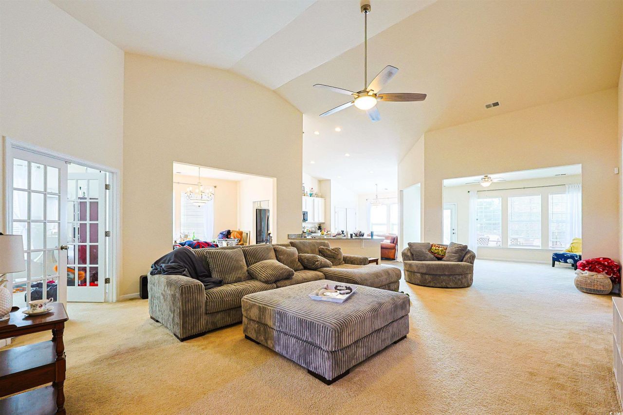 696 Tattlesbury Dr. Photo 5