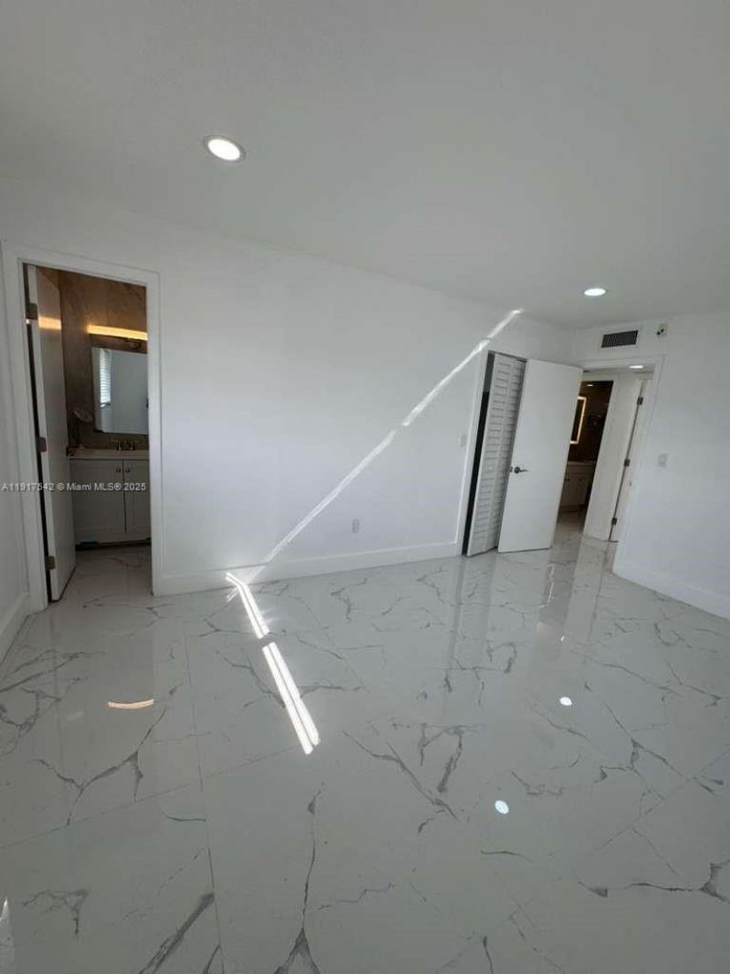 15201 NE 6th Ave, Unit C312, Miami, FL 33162 Photo