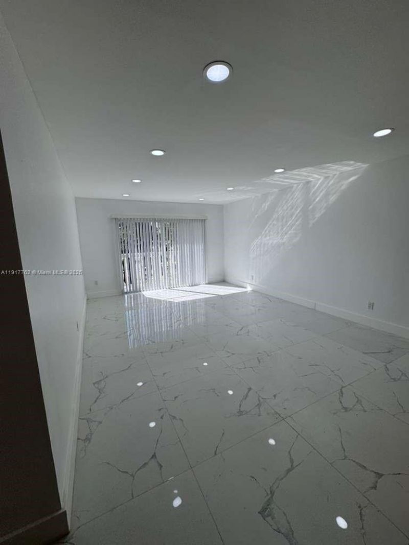 15201 NE 6th Ave, Unit C312, Miami, FL 33162 Photo