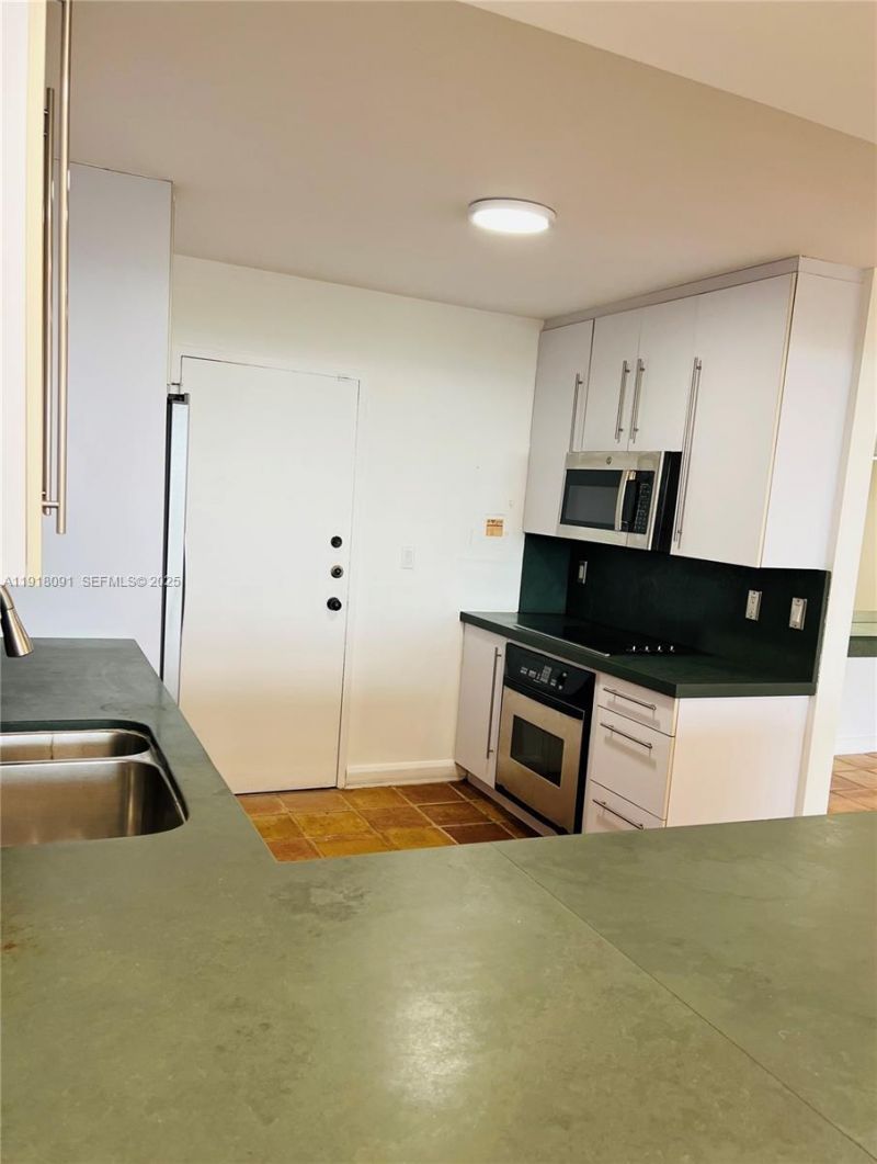 1 Grove Isle Dr, Unit A405, Miami, FL 33133 Photo