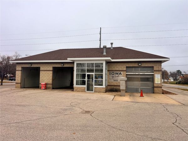 1822 Johnson Avenue NW, Cedar Rapids, IA 52405