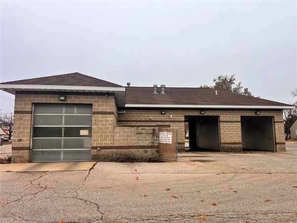 1822 Johnson Avenue NW, Cedar Rapids, IA 52405