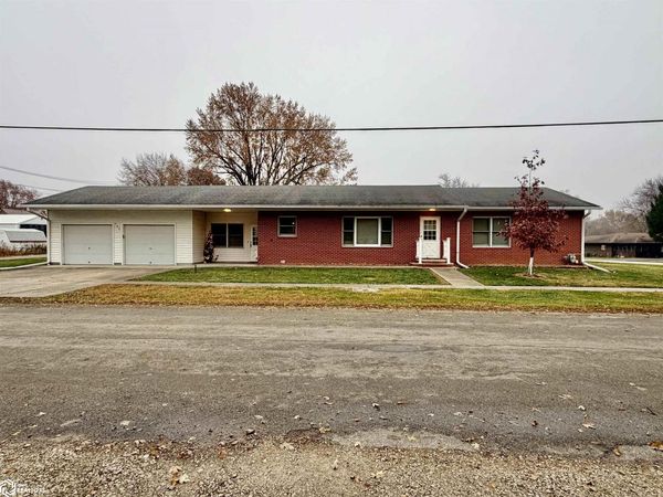 306 South Pine, New Sharon, IA 50207