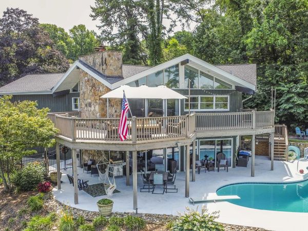 6809 Beaver Brook Drive, Knoxville, TN 37918