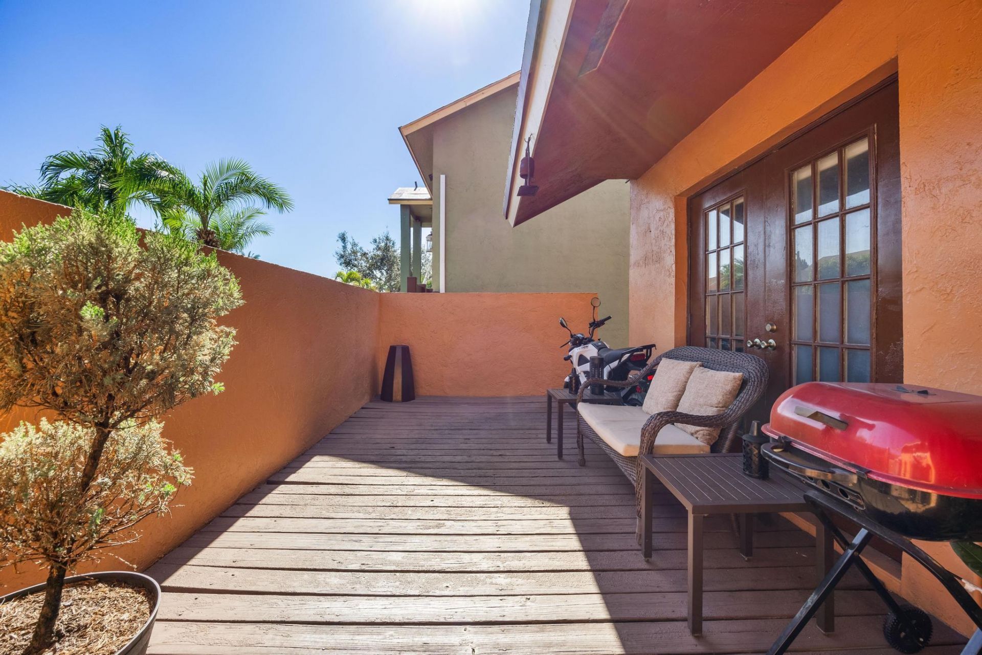 940 SW 96th Avenue, Pembroke Pines, FL 33025 Photo