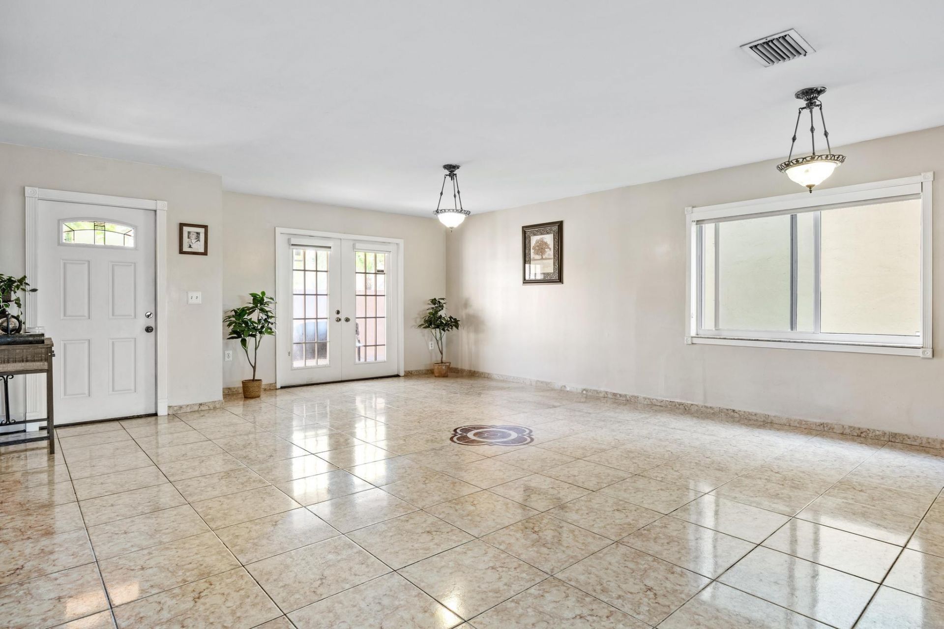940 SW 96th Avenue, Pembroke Pines, FL 33025 Photo