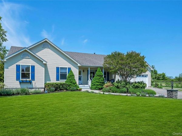 170 Vineyard Way, Aquebogue, NY 11931
