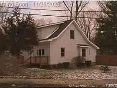 20 CRESCENT LAKE Road E, Waterford Twp, MI 48327