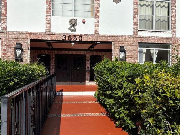 3650 Inverrary Dr, Unit 1N, Lauderhill, FL 33319