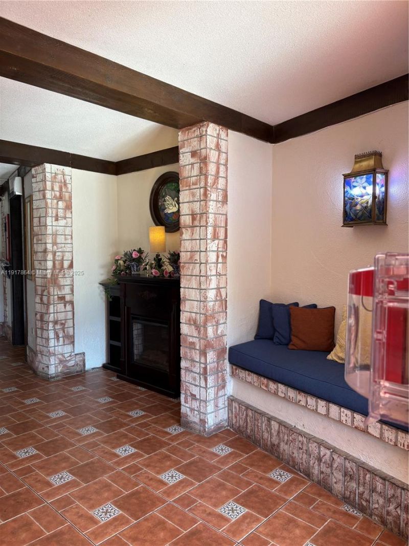 3650 Inverrary Dr, Unit 1N, Lauderhill, FL 33319 Photo