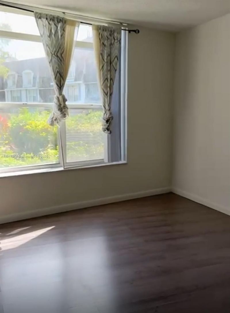 3650 Inverrary Dr, Unit 1N, Lauderhill, FL 33319 Photo