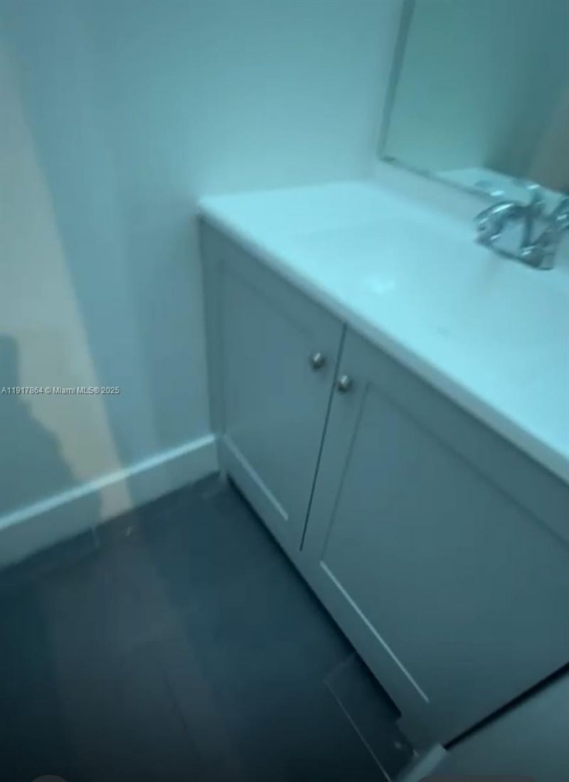 3650 Inverrary Dr, Unit 1N, Lauderhill, FL 33319 Photo