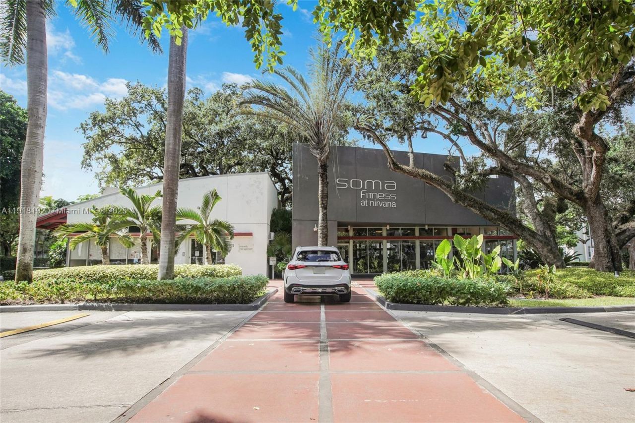 650 NE 64th St, Unit G506, Miami, FL 33138 Photo