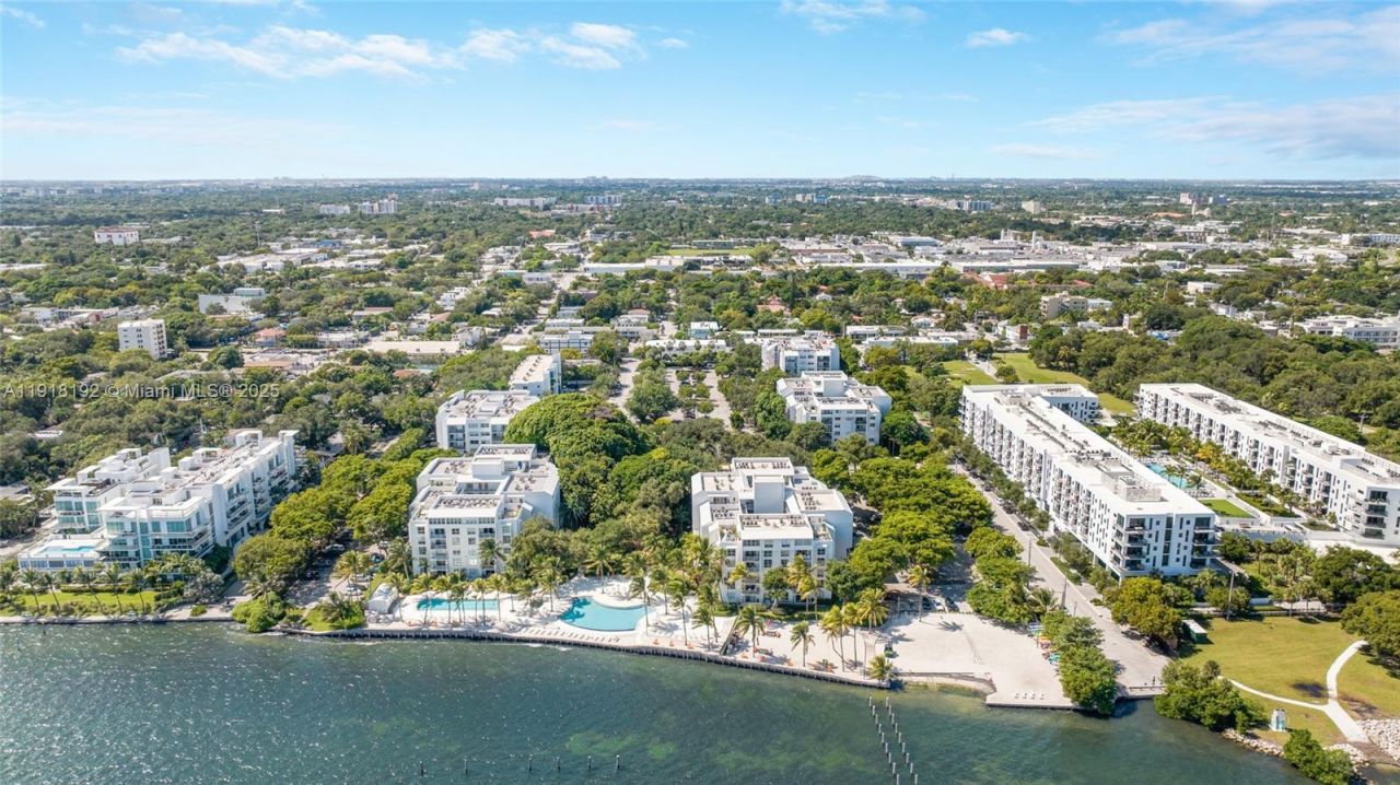 650 NE 64th St, Unit G506, Miami, FL 33138 Photo