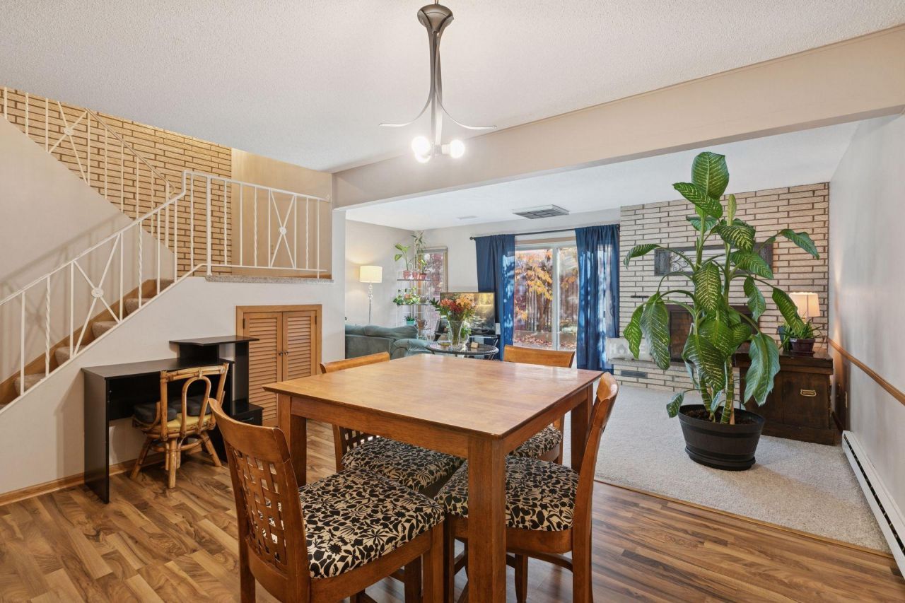 3511 37th Avenue Ne, Saint Anthony, MN 55421 Main Photo