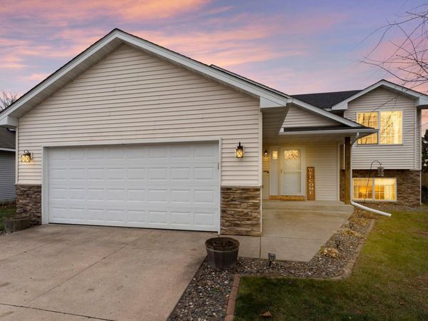 903 Isanti Parkway NW, Isanti, MN 55040