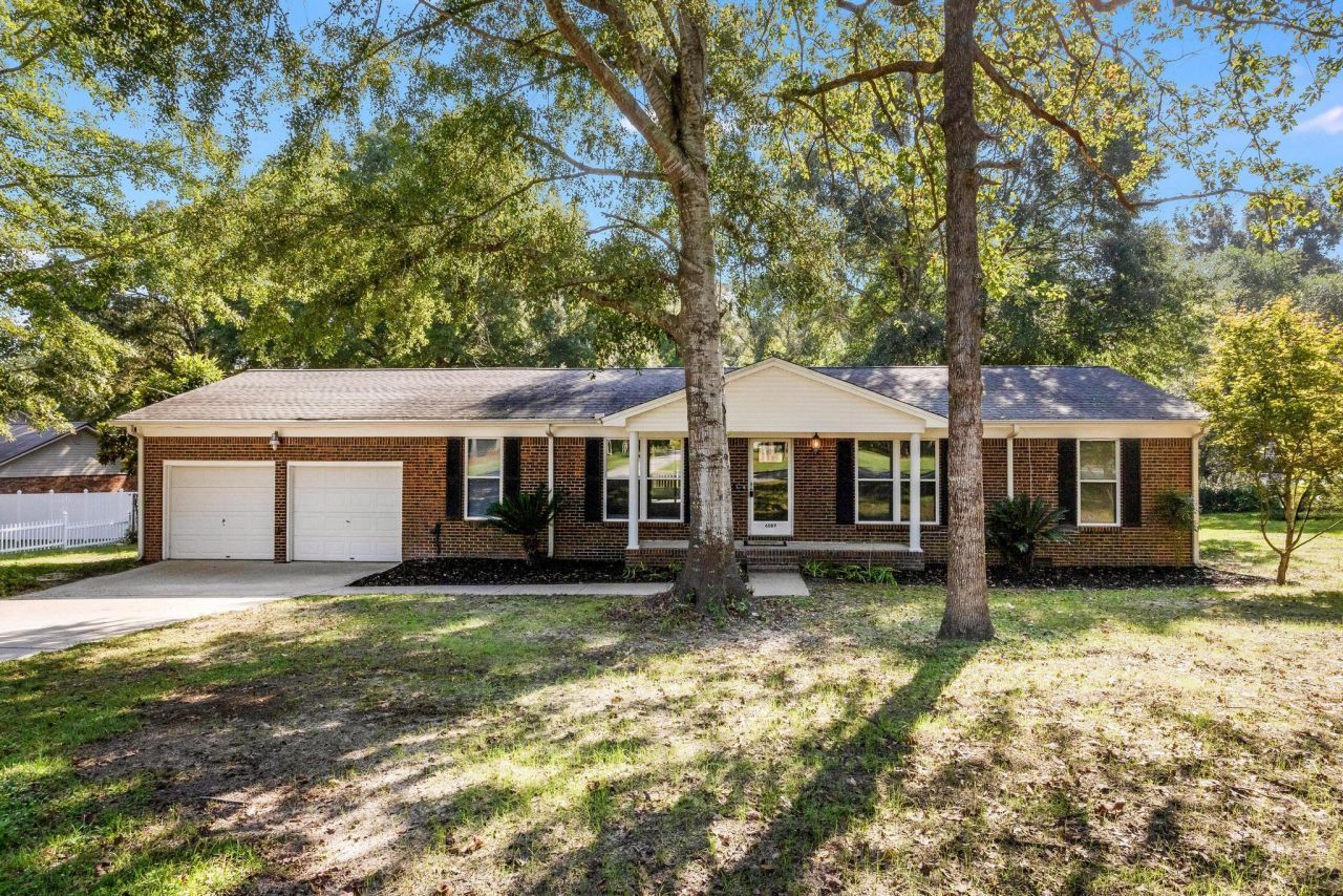 6089 W Dogwood Drive, Crestview, FL 32536 Main Photo