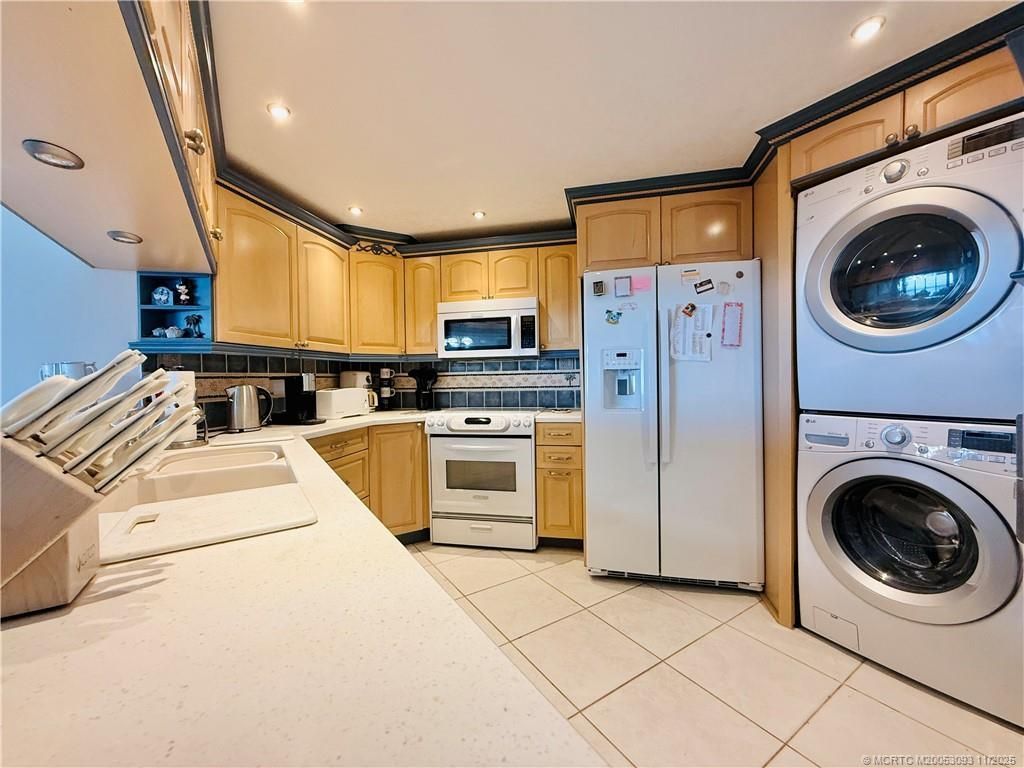 9500 S Ocean Drive, Unit 905, Jensen Beach, FL 34957 Photo