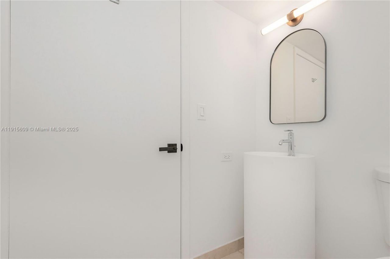 8855 Collins Ave, Unit 6E, Surfside, FL 33154 Photo