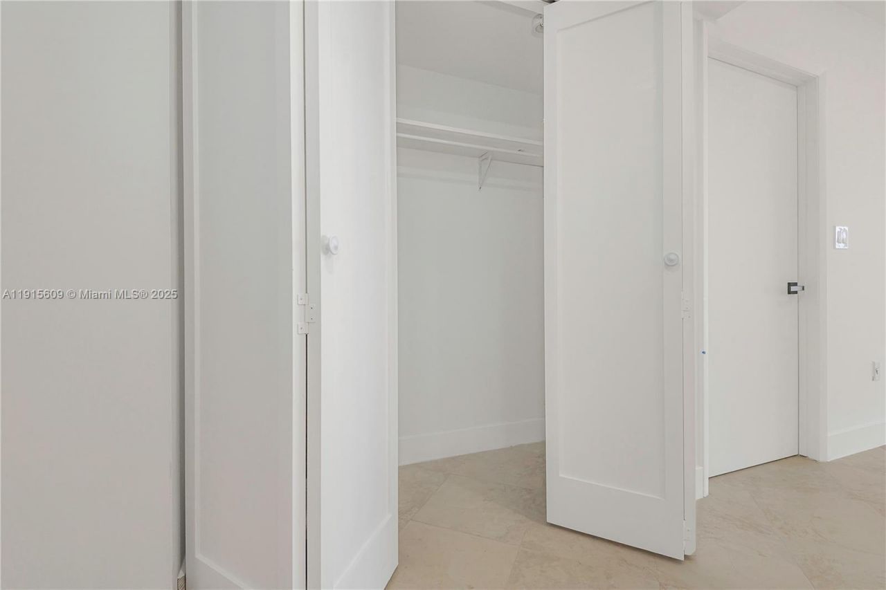 8855 Collins Ave, Unit 6E, Surfside, FL 33154 Photo