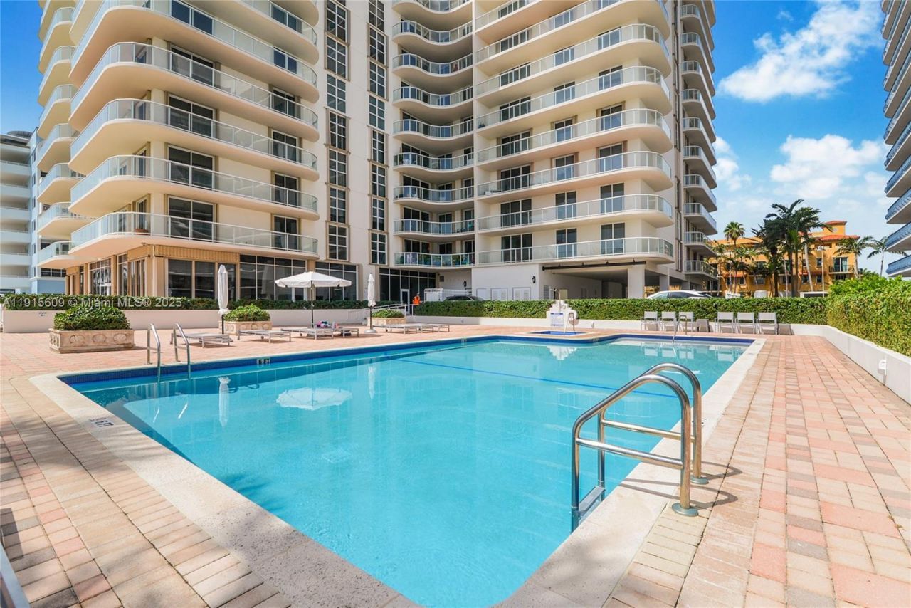 8855 Collins Ave, Unit 6E, Surfside, FL 33154 Photo