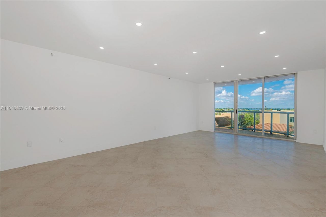 8855 Collins Ave, Unit 6E, Surfside, FL 33154 Photo